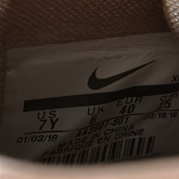 Nike kyrie 4 gs atomic pink - Picture 3 of 4